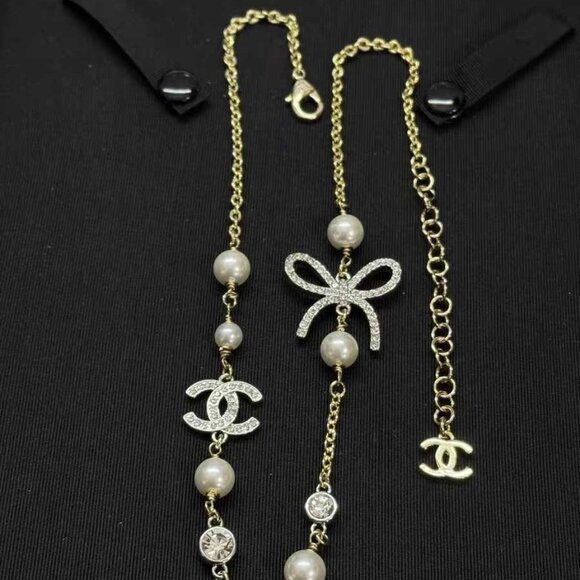 Authentic CHANEL Pearl CC Logo & Crystal Bow Station Necklace - Picture 3 of 6